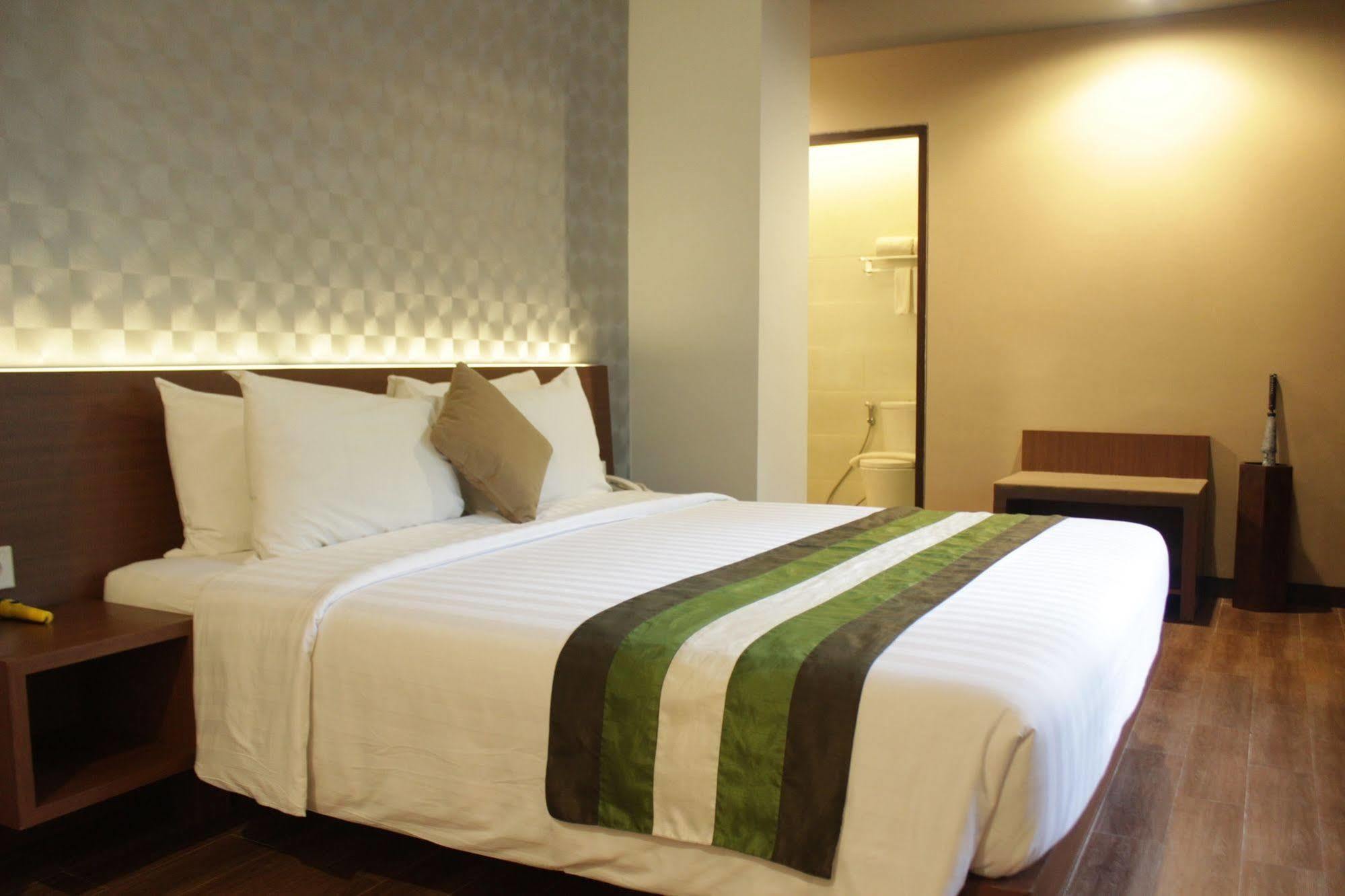 Grand Whiz Bali Hotel Nusa Dua (Bali)