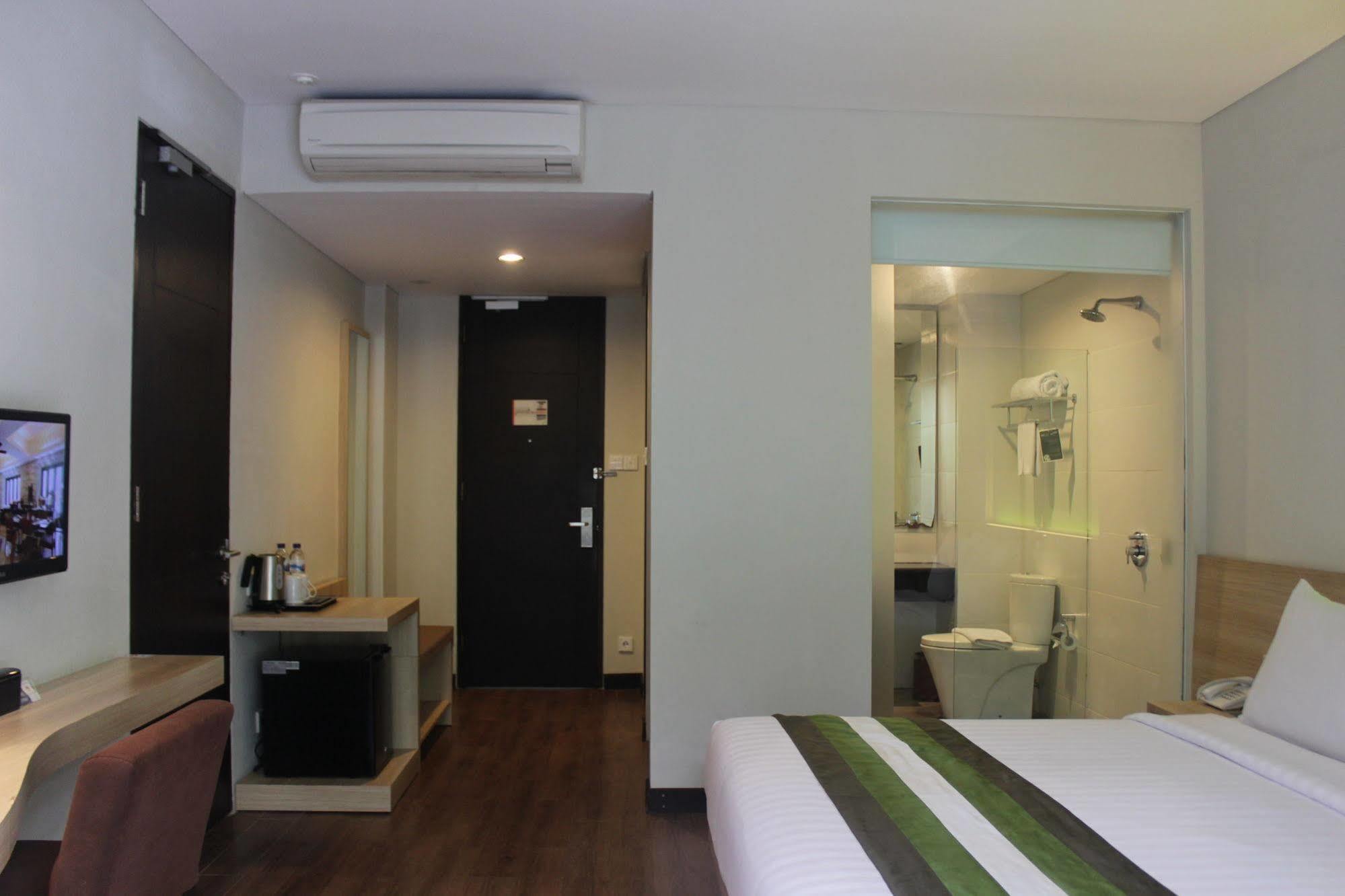 Grand Whiz Bali 4*