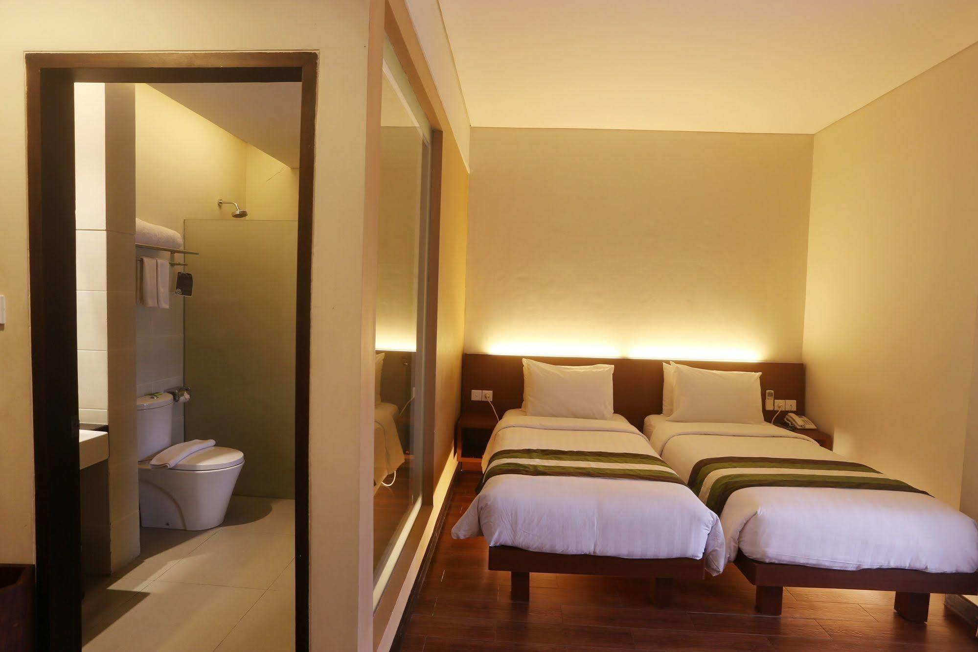 Grand Whiz Bali Hotel 4*