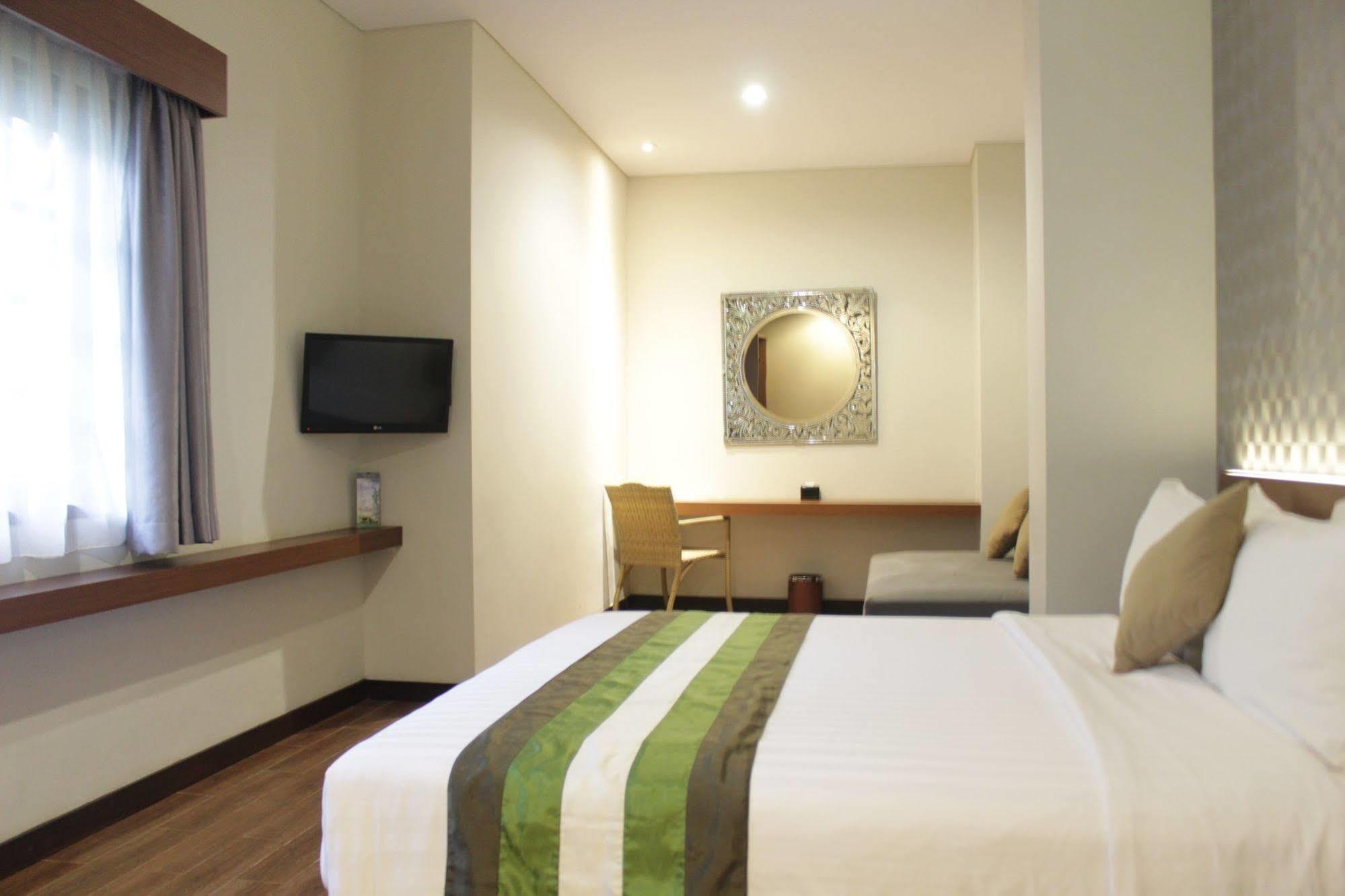 Hotel Grand Whiz Bali 4*