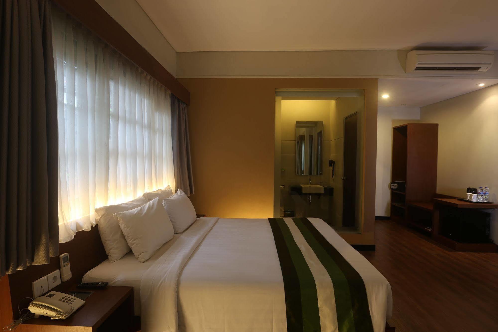 Hotel Grand Whiz Bali