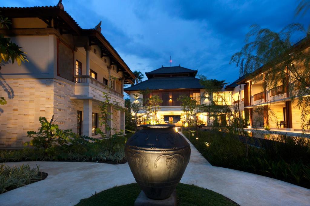 Hotel Grand Whiz Bali 4*