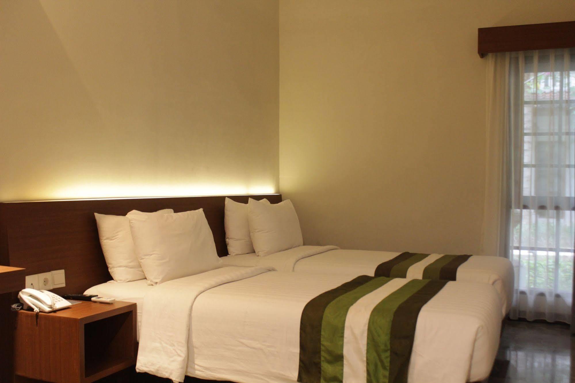 Hotel Grand Whiz Bali 4*